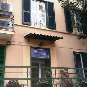 Roma Art Rooms